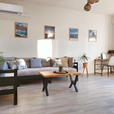 Holiday House Heraklion Deluxe エクステリア 写真