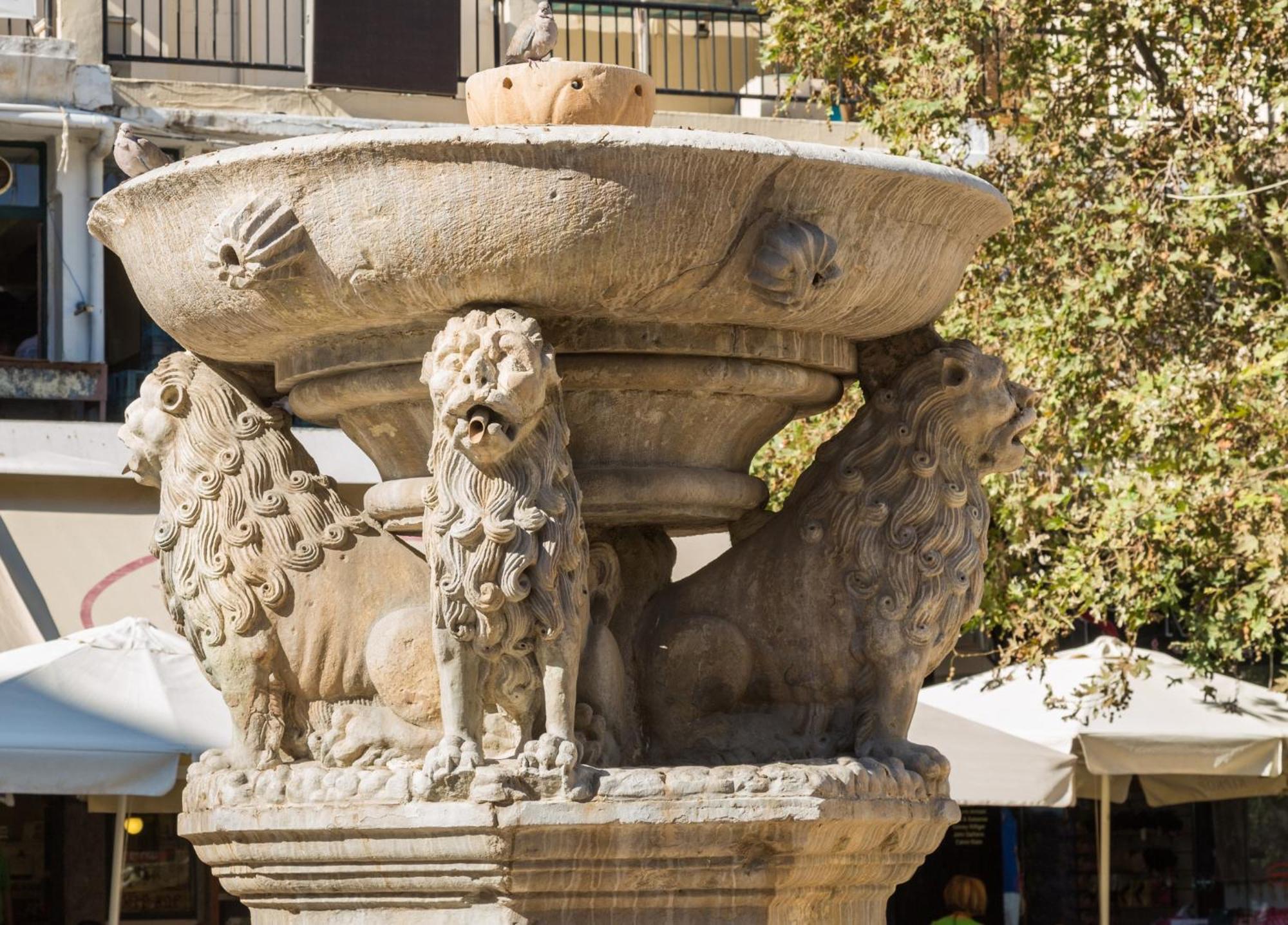 Holiday House Heraklion Deluxe エクステリア 写真