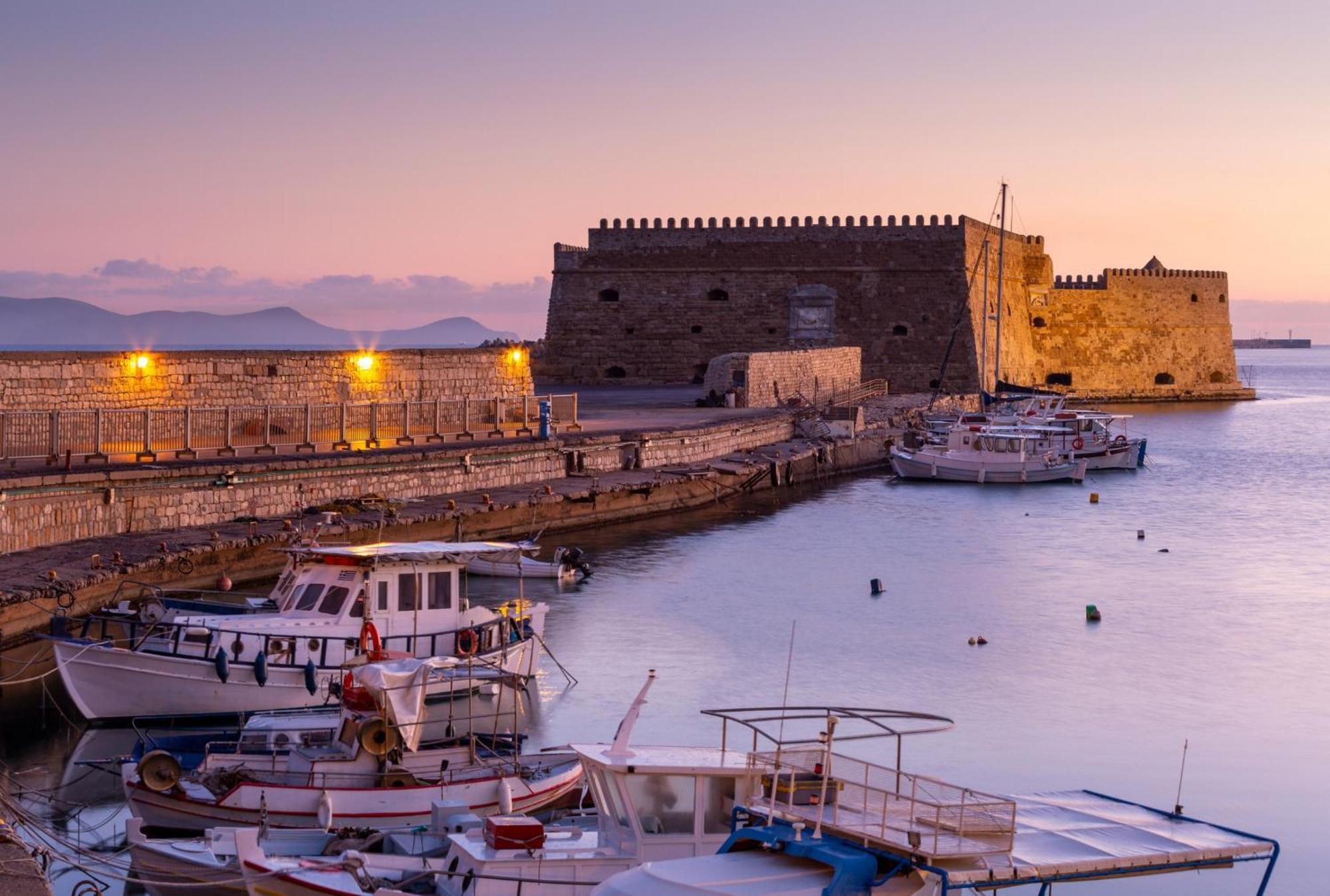 Holiday House Heraklion Deluxe エクステリア 写真
